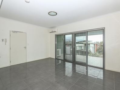 34/30 Malata Crescent, Success WA 6164