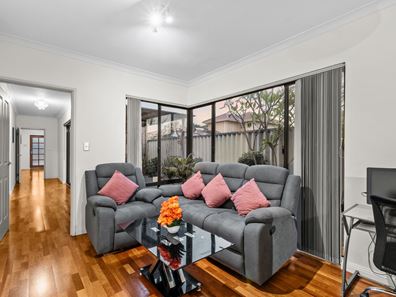 6 Derisleigh Street, Cannington WA 6107