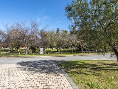 32 Madras Crescent, Port Kennedy WA 6172