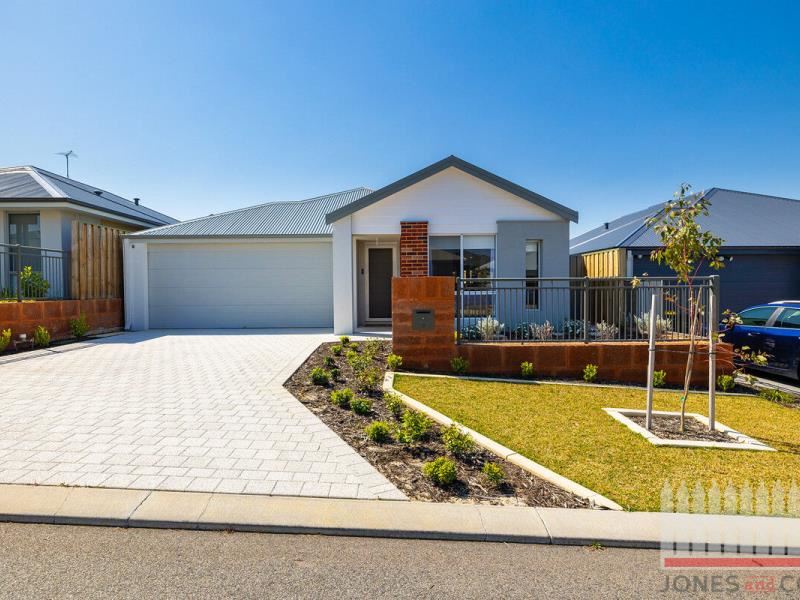 8 Bulloo Loop, Ellenbrook WA 6069
