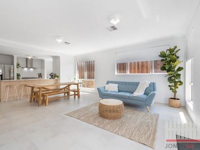 8 Bulloo Loop, Ellenbrook WA 6069