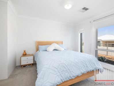8 Bulloo Loop, Ellenbrook WA 6069
