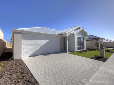 11 Heron Way, Eglinton WA 6034