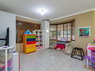 10 Goyder Elbow, Merriwa WA 6030