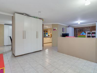 10 Goyder Elbow, Merriwa WA 6030