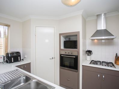 1/17 Third Avenue, Kelmscott WA 6111