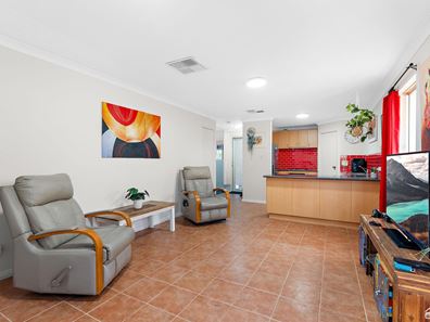 17/135 Challis Road, Seville Grove WA 6112