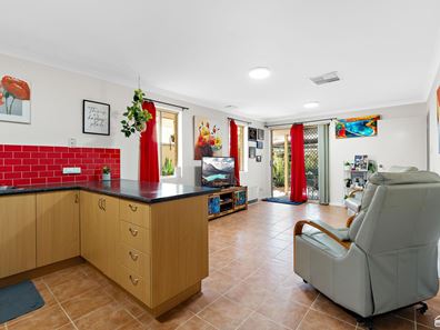 17/135 Challis Road, Seville Grove WA 6112