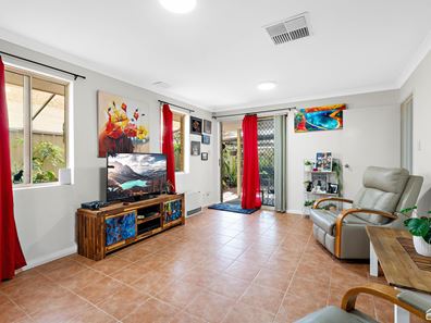 17/135 Challis Road, Seville Grove WA 6112