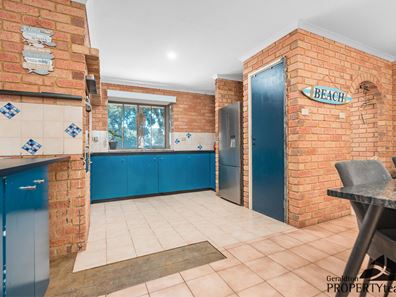 17 Mellows Place, Rangeway WA 6530
