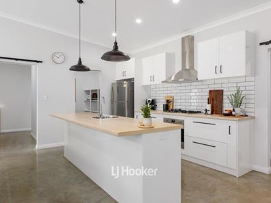 11 Ducane Road, Gelorup WA 6230