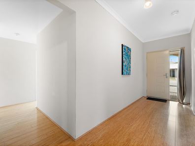 18 Dalmilling Drive, The Vines WA 6069