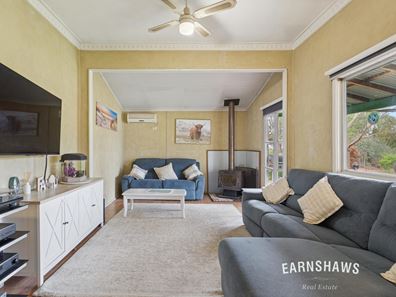 22 Dyer Street, Clackline WA 6564