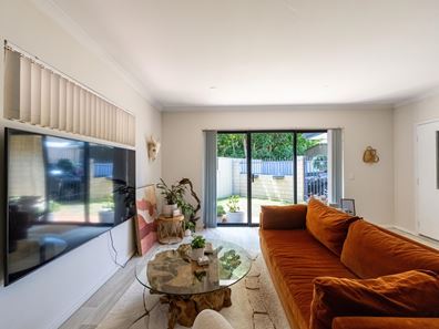 4D Minninup Road, South Bunbury WA 6230