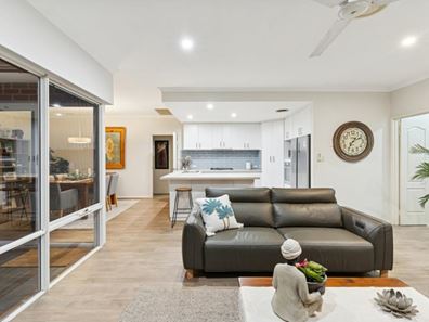 45 Holmes Street, Shelley WA 6148
