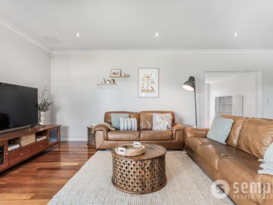 18 Calder Way, Atwell WA 6164
