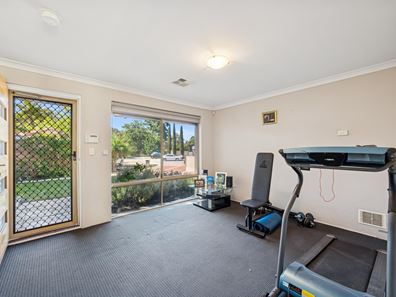 32 Petrel Close, Seville Grove WA 6112
