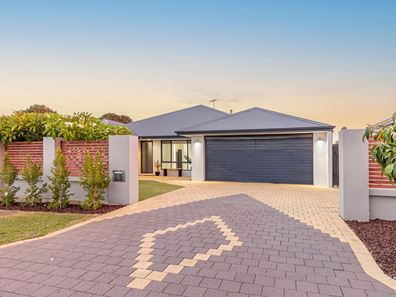 10 Hanoi Way, Hocking WA 6065