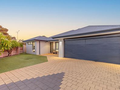 10 Hanoi Way, Hocking WA 6065
