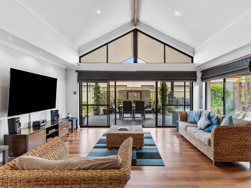 4 Fairland Loop, Madeley WA 6065