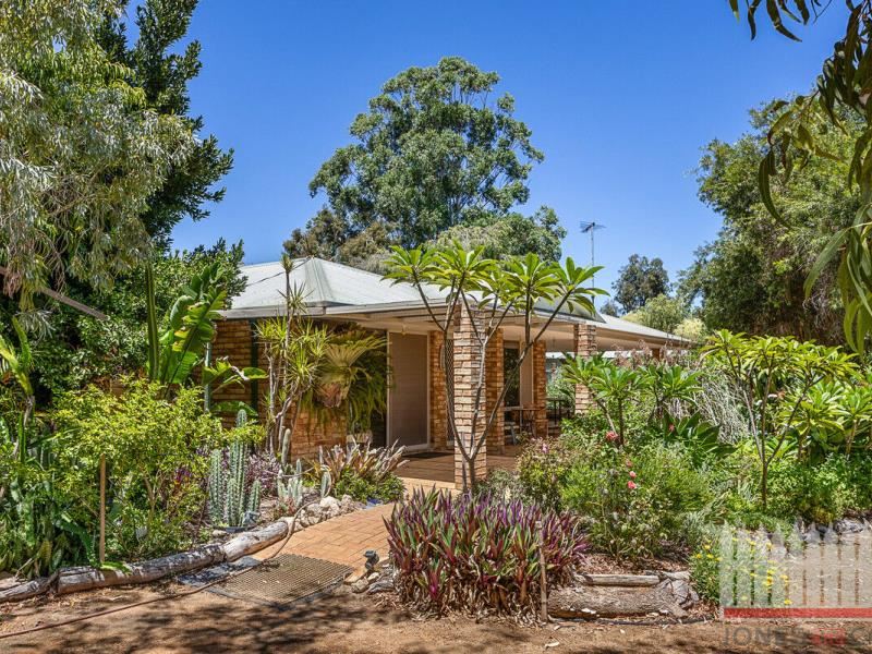 90 Birdwood Drive, Woodridge WA 6041