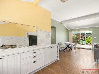 90 Birdwood Drive, Woodridge WA 6041