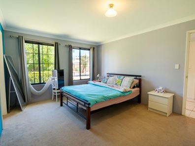 27 Wiroo Loop, Dalyellup WA 6230