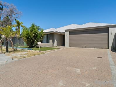 8 Luke Court, Thornlie WA 6108