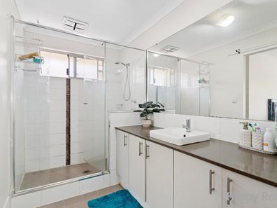 8 Luke Court, Thornlie WA 6108