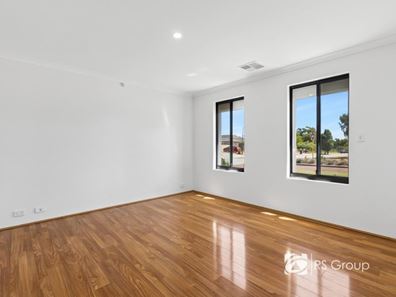 48 Serisier Parkway, Queens Park WA 6107