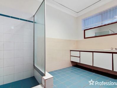 20A Leach Avenue, Riverton WA 6148
