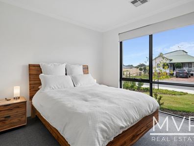 39 Lake Street, Rockingham WA 6168