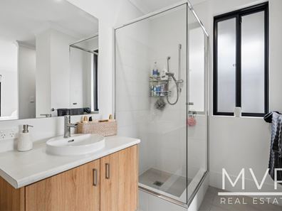 39 Lake Street, Rockingham WA 6168