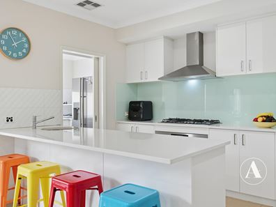 42 Dovedale Street, Harrisdale WA 6112