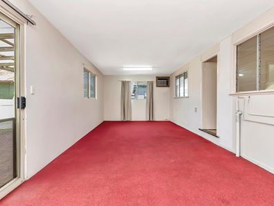 12  Loxton Street, Dudley Park WA 6210
