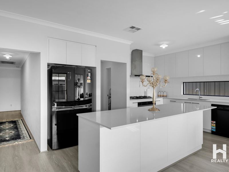 3 Swinburn Way, Aveley