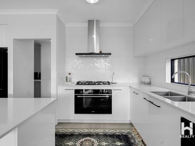 3 Swinburn Way, Aveley WA 6069