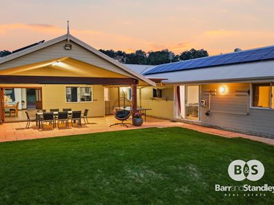 52 Nunnagine Circle, Roelands WA 6226
