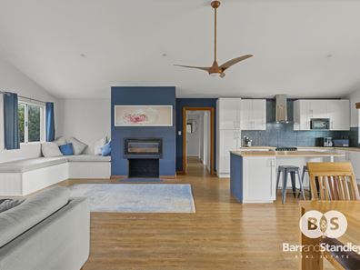 52 Nunnagine Circle, Roelands WA 6226