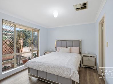 2/14 Skytown  Place, Queens Park WA 6107