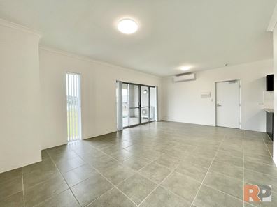 204/21 Blackberry Drive, Ashby WA 6065