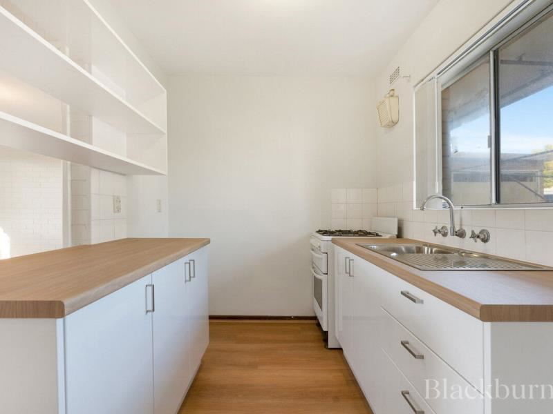 8/11 Stirling Road, Claremont