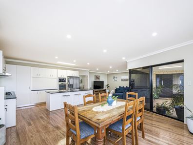 6 Hamelin Avenue, Lancelin WA 6044