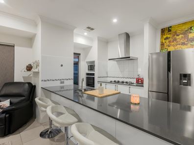5 Rothery Loop, Piara Waters WA 6112