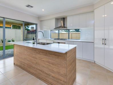 18A Quince Way, Coolbellup WA 6163