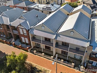 62 Lakeside Drive, Joondalup WA 6027