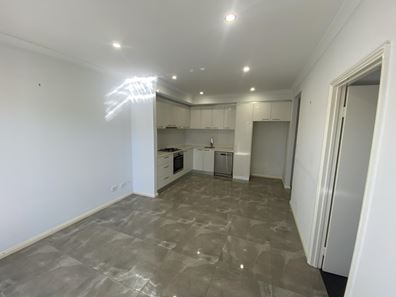 2/320 Walter Road, Morley WA 6062