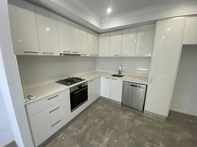 2/320 Walter Road, Morley WA 6062