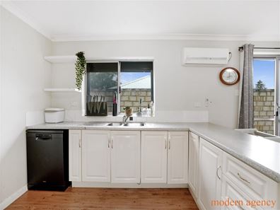 15 Brookes way, Calista WA 6167