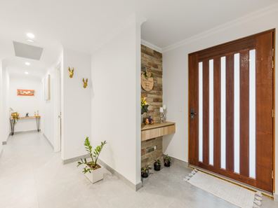 2 MEANDER WAY, Treeby WA 6164
